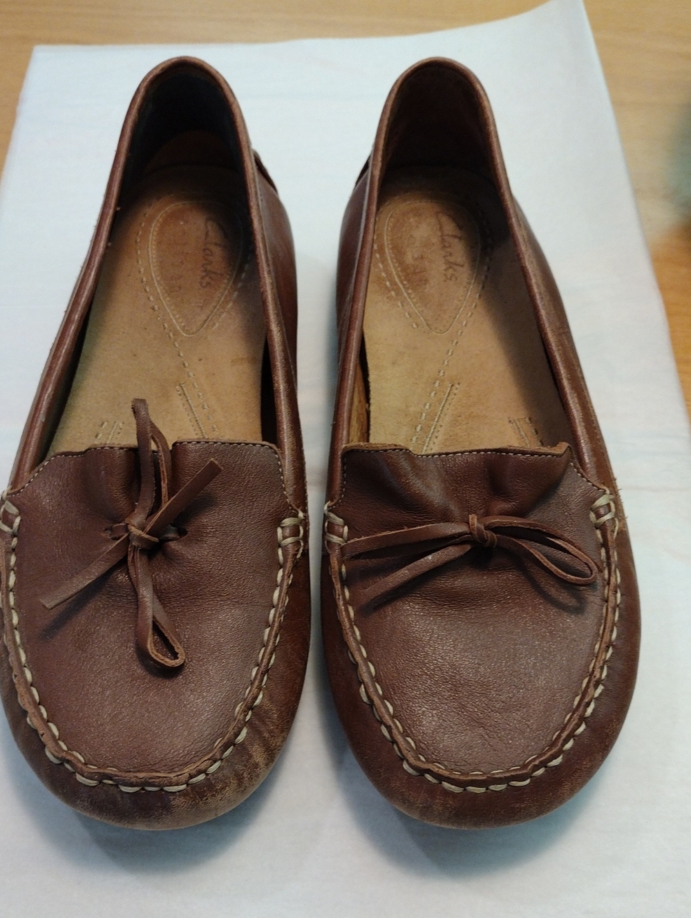 Clarks Artisan Women's Brown Leather Moccasins/Driving Shoes with Bow Accent